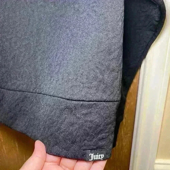 Juicy Couture Sport Black Textured Cropped Sweatshirt Funnel Collar Size Medium - Picture 12 of 12